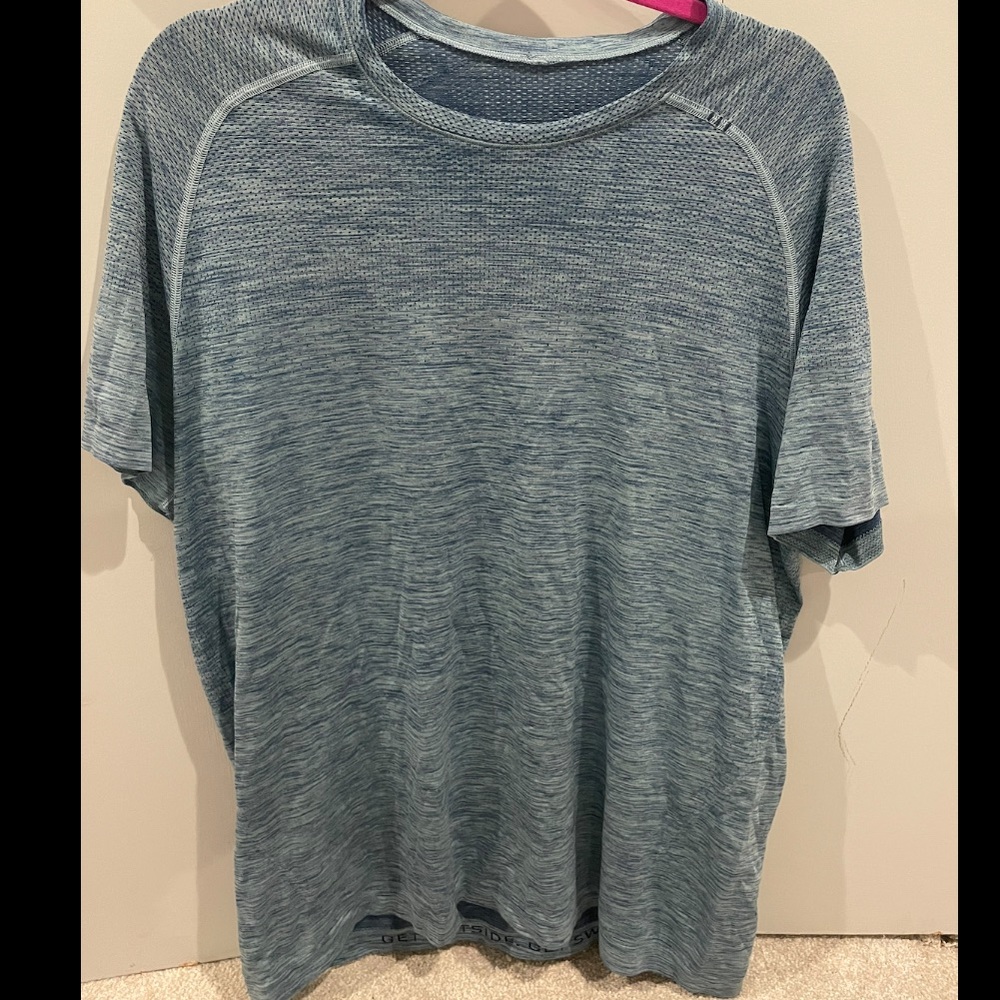 Mens Lululemon training t shirt